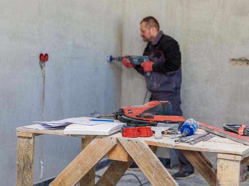 Guia Prático: Como Escolher a Perfuratriz Diamantada para Concreto Ideal